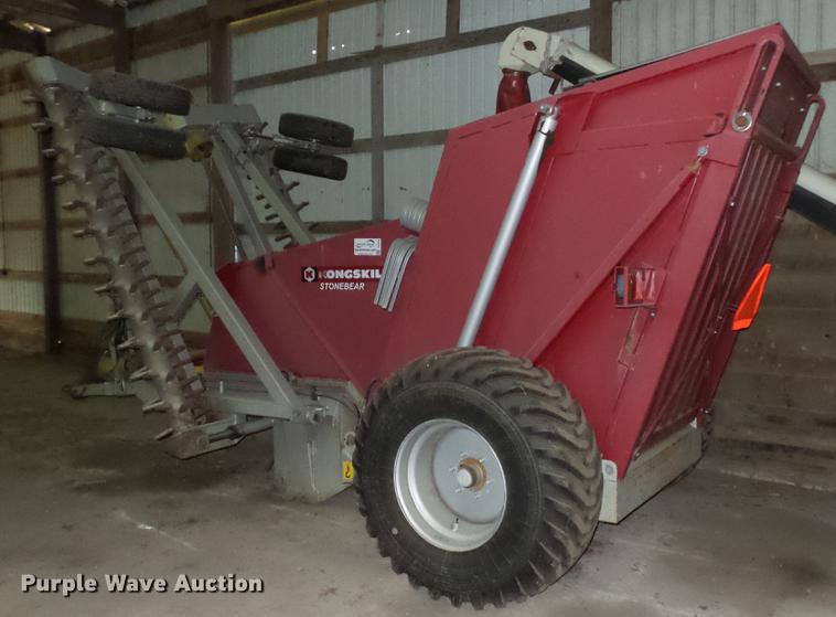 image for item DC2644 2010 Kongskilde SB5200S rock picker