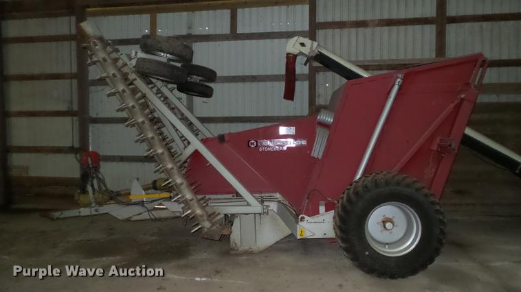 image for item DC2644 2010 Kongskilde SB5200S rock picker