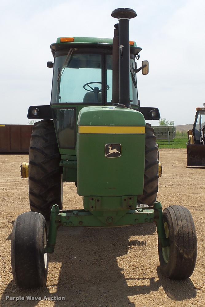 image for item DC4723 1977 John Deere 4430 tractor