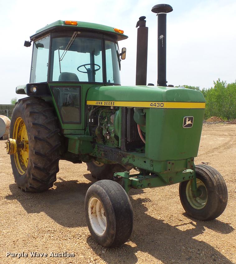 image for item DC4723 1977 John Deere 4430 tractor