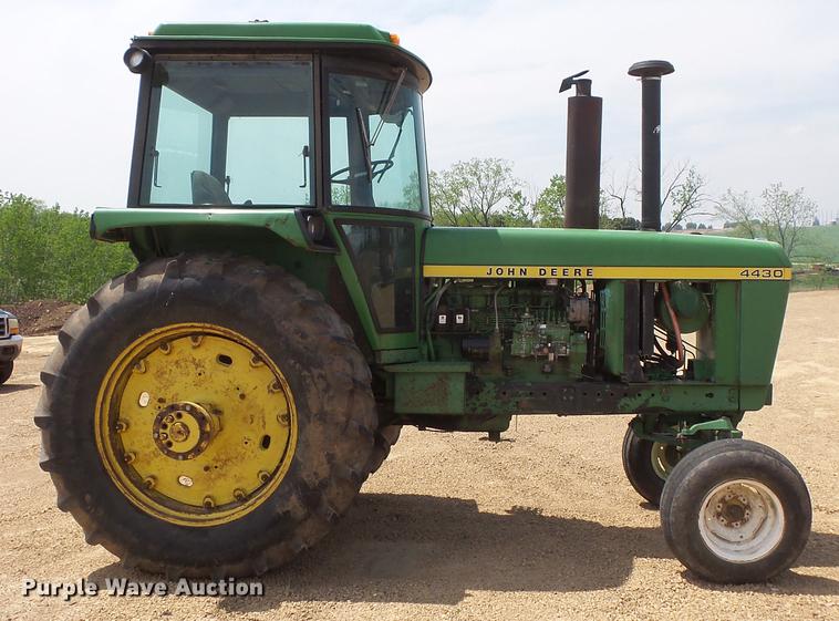 image for item DC4723 1977 John Deere 4430 tractor