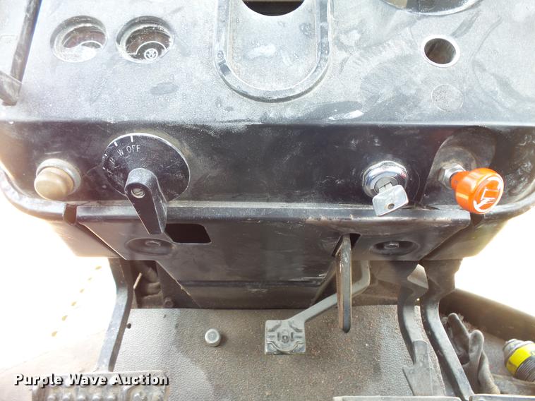 image for item DC4723 1977 John Deere 4430 tractor