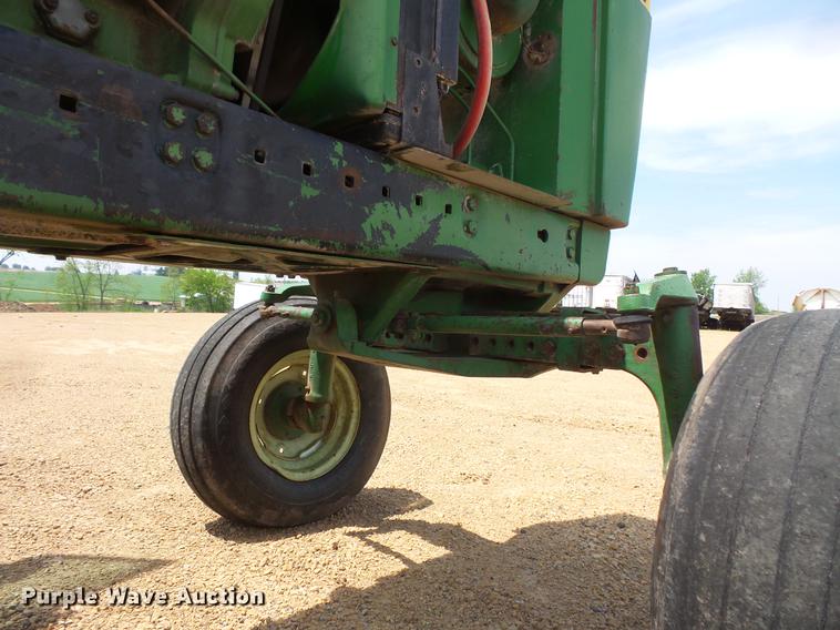 image for item DC4723 1977 John Deere 4430 tractor