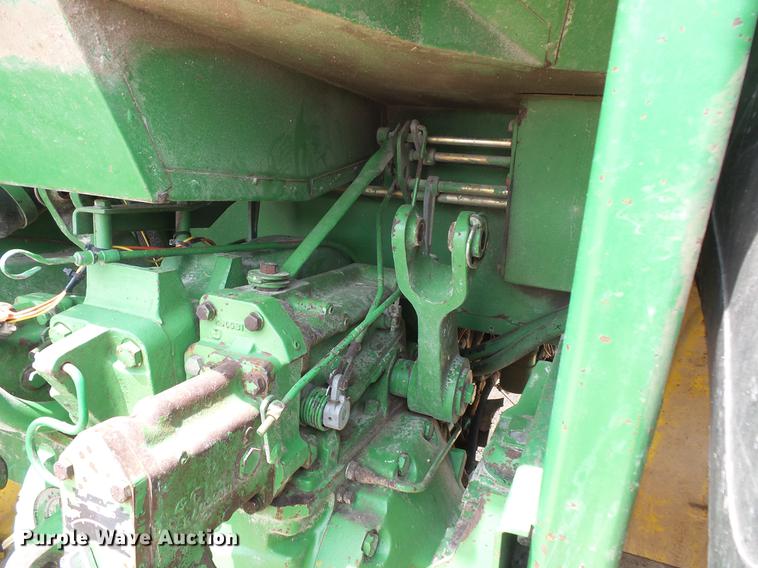 image for item DC4723 1977 John Deere 4430 tractor