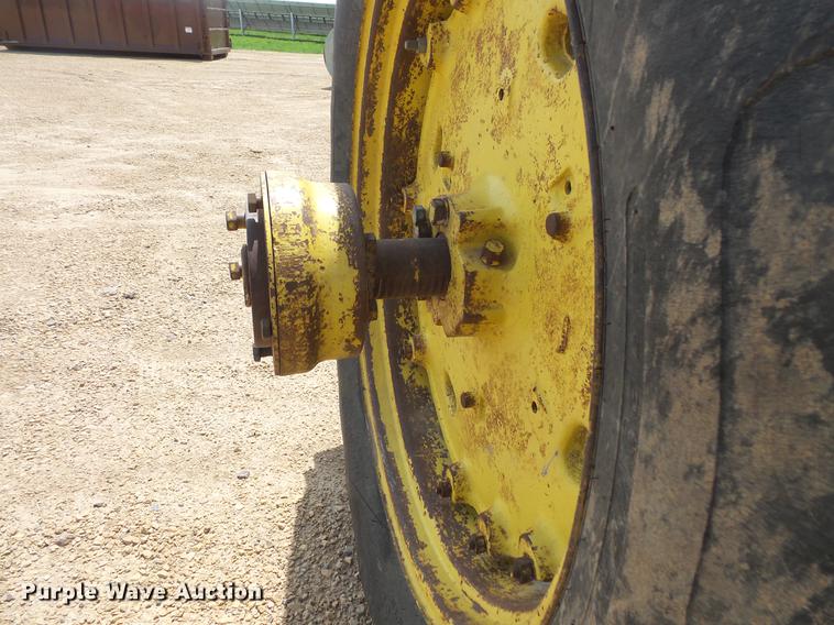 image for item DC4723 1977 John Deere 4430 tractor