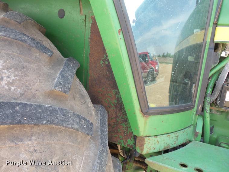 image for item DC4723 1977 John Deere 4430 tractor