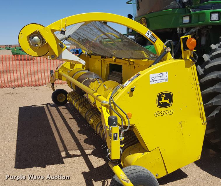 image for item DD1189 2013 John Deere 640C pickup head