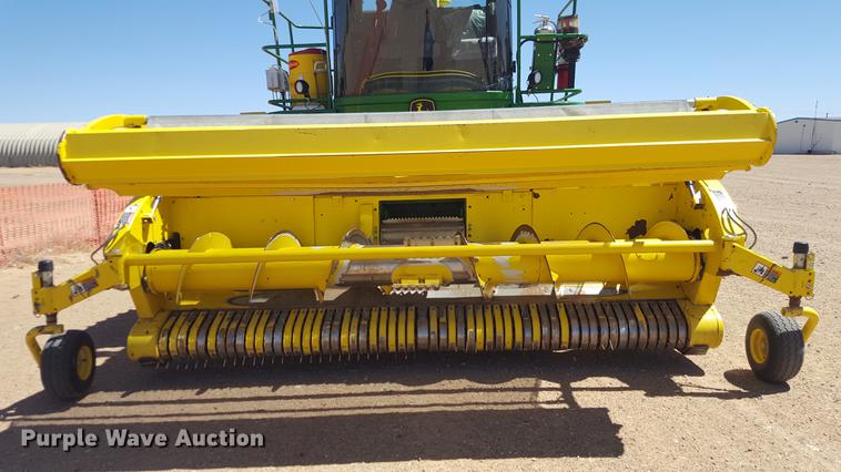 image for item DD1189 2013 John Deere 640C pickup head