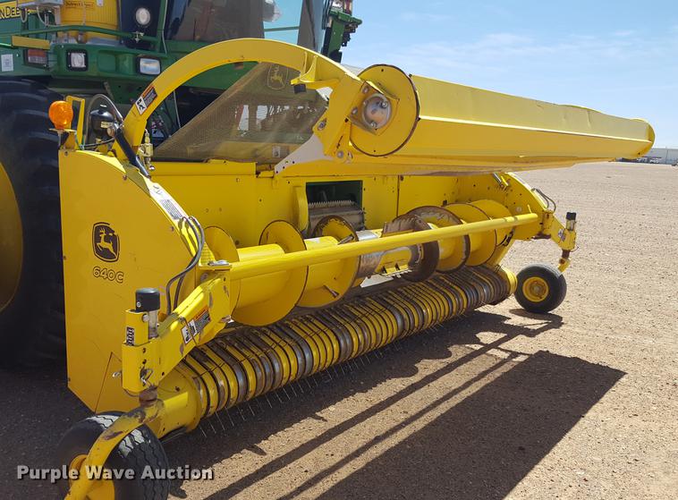 image for item DD1189 2013 John Deere 640C pickup head
