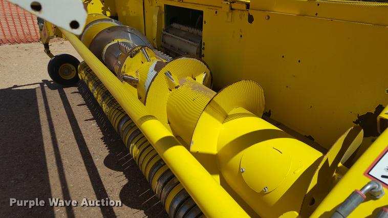 image for item DD1189 2013 John Deere 640C pickup head