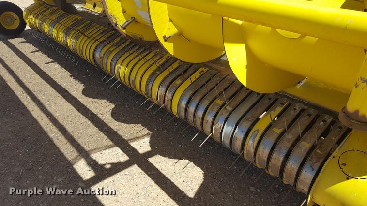 image for item DD1189 2013 John Deere 640C pickup head