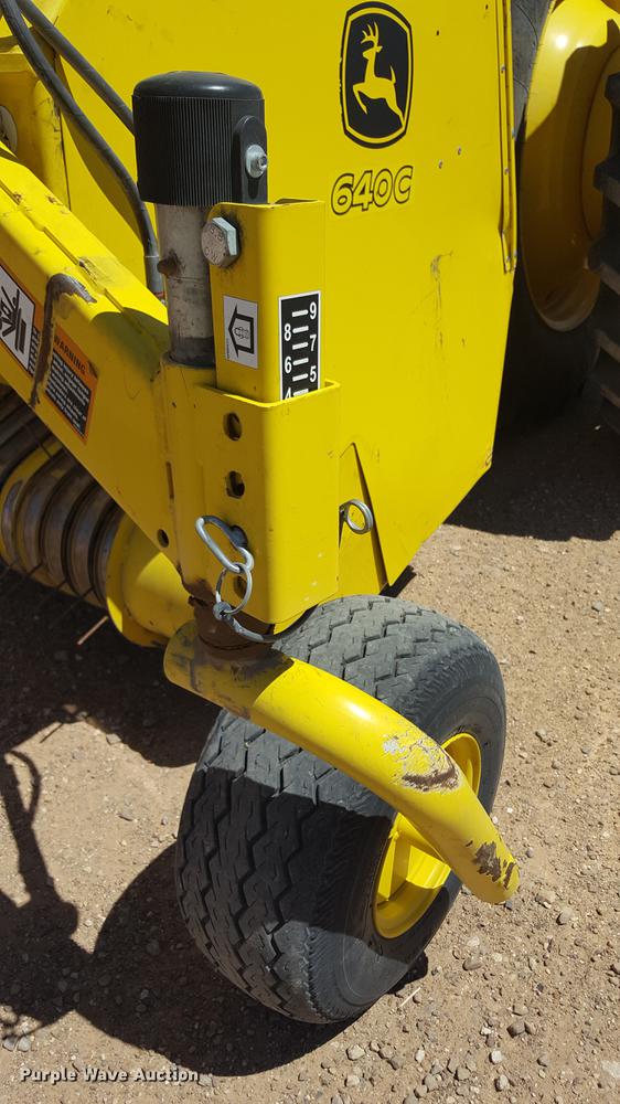 image for item DD1189 2013 John Deere 640C pickup head
