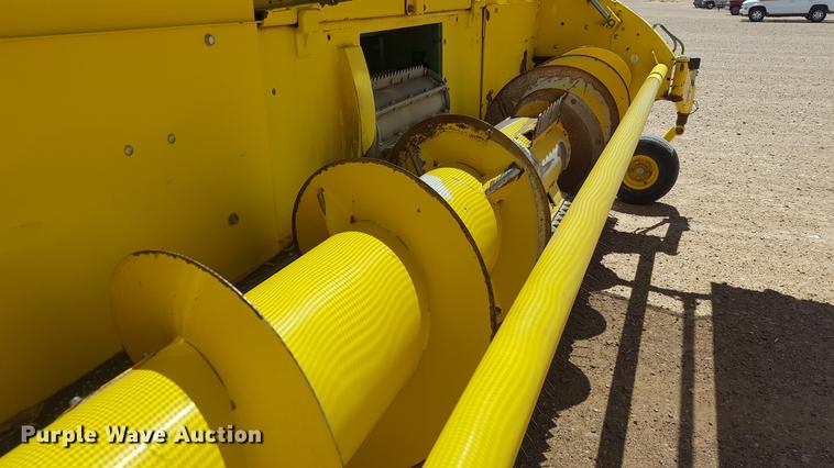 image for item DD1189 2013 John Deere 640C pickup head