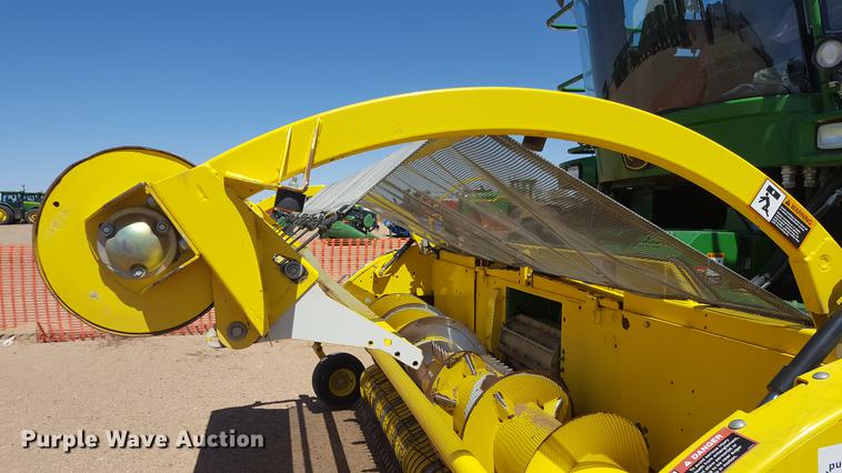 image for item DD1189 2013 John Deere 640C pickup head