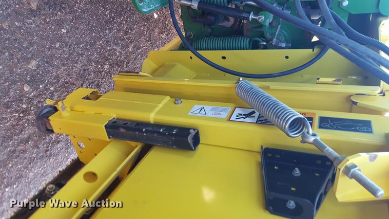 image for item DD1189 2013 John Deere 640C pickup head