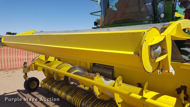 image for item DD1189 2013 John Deere 640C pickup head