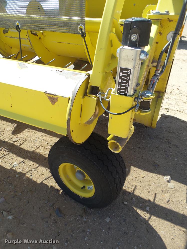 image for item DD1191 2013 John Deere 640C pickup head