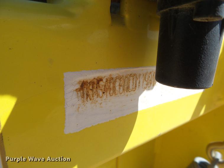 image for item DD1191 2013 John Deere 640C pickup head