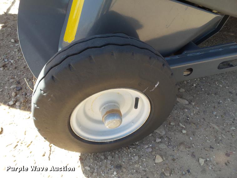 image for item DD1193 2012 Massey Ferguson 2170 large square baler