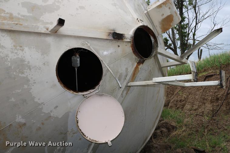 image for item DD4249 Steel dry storage tank/bin