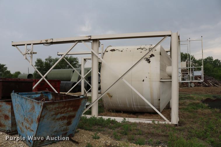 image for item DD4250 Structural steel storage bin frame with bin