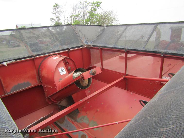 image for item DD5666 1994 Case IH 1688 Axial-Flow combine