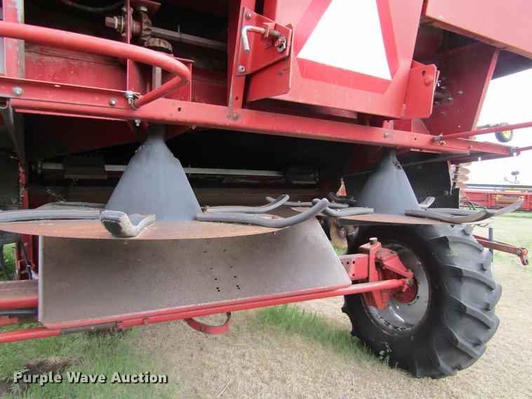 image for item DD5666 1994 Case IH 1688 Axial-Flow combine