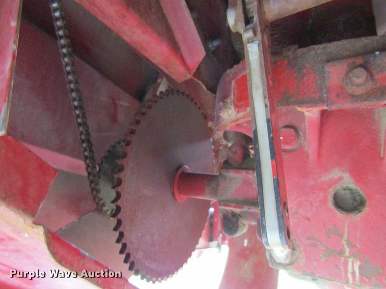 image for item DD5666 1994 Case IH 1688 Axial-Flow combine