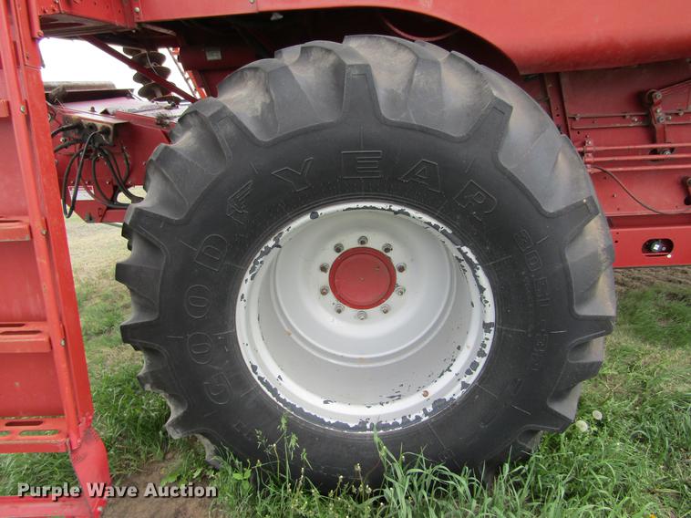 image for item DD5666 1994 Case IH 1688 Axial-Flow combine