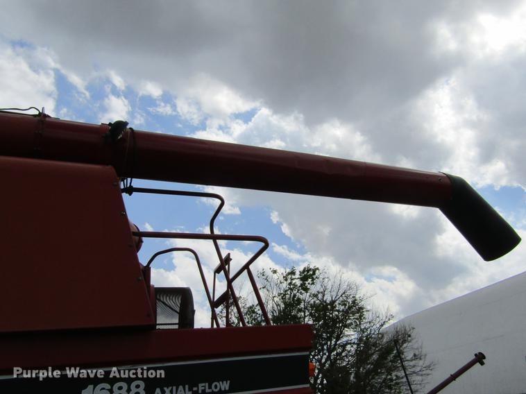 image for item DD5666 1994 Case IH 1688 Axial-Flow combine