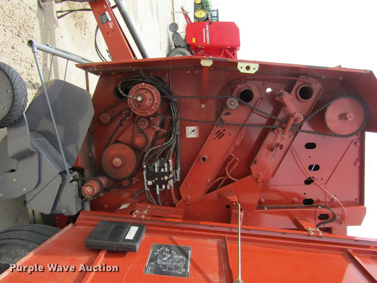 image for item DD5671 2009 Hesston 5556A round baler