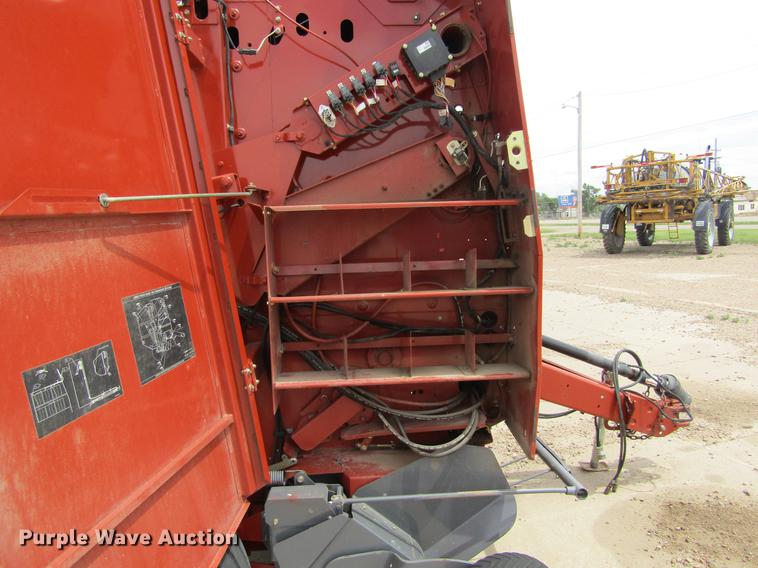 image for item DD5671 2009 Hesston 5556A round baler