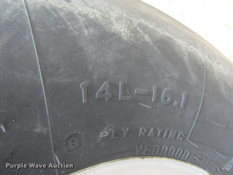 image for item DD5671 2009 Hesston 5556A round baler