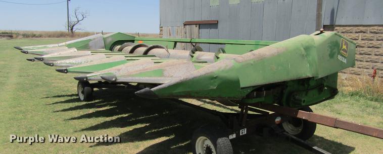 image for item DD5681 John Deere 853A row head