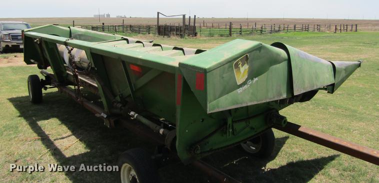 image for item DD5681 John Deere 853A row head