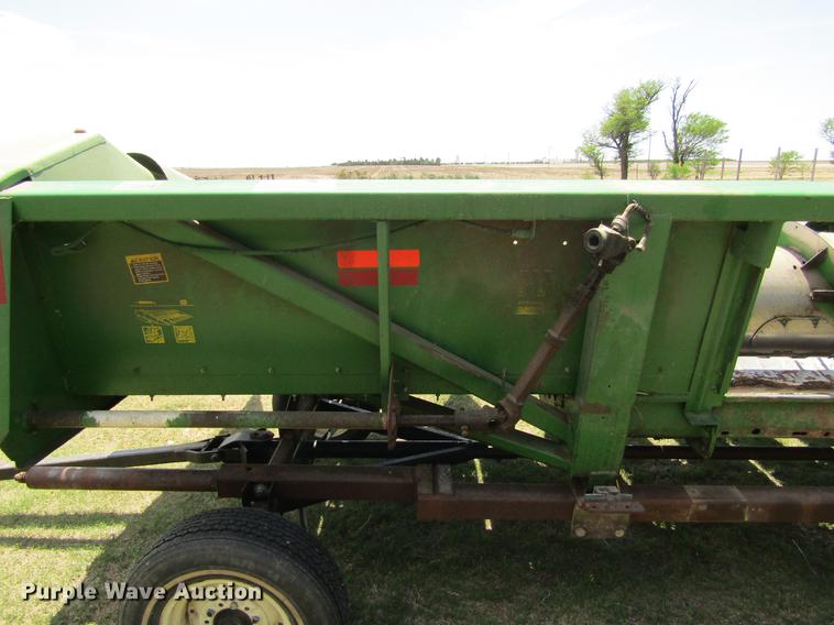 image for item DD5681 John Deere 853A row head