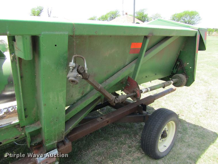 image for item DD5681 John Deere 853A row head