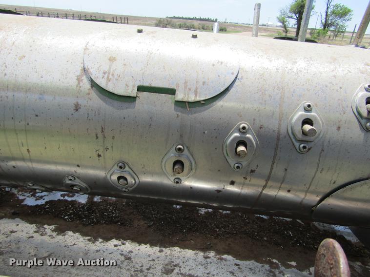 image for item DD5681 John Deere 853A row head