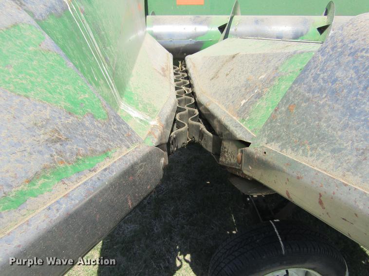 image for item DD5681 John Deere 853A row head