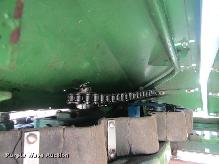 image for item DD5681 John Deere 853A row head