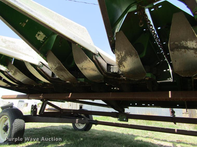 image for item DD5681 John Deere 853A row head