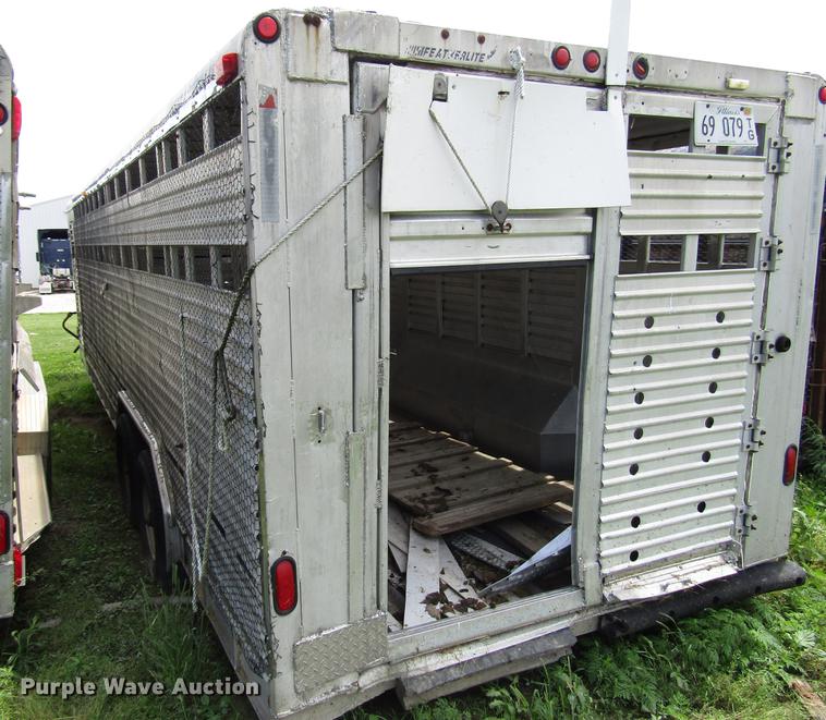 image for item DD7484 1990 Featherlite GN826 livestock trailer