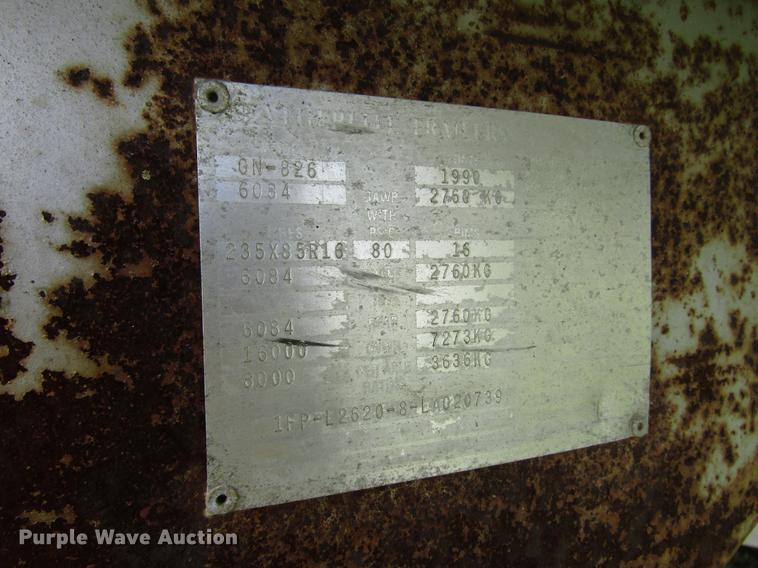 image for item DD7484 1990 Featherlite GN826 livestock trailer