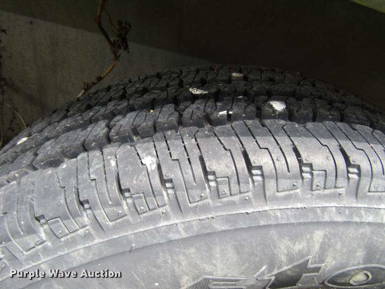 image for item DD7484 1990 Featherlite GN826 livestock trailer