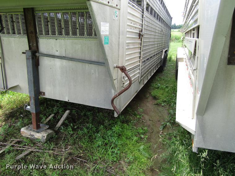 image for item DD7484 1990 Featherlite GN826 livestock trailer