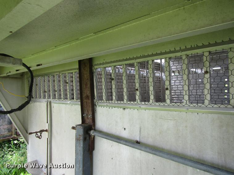 image for item DD7484 1990 Featherlite GN826 livestock trailer