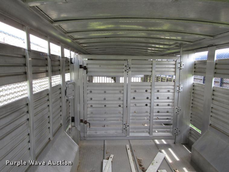 image for item DD7484 1990 Featherlite GN826 livestock trailer