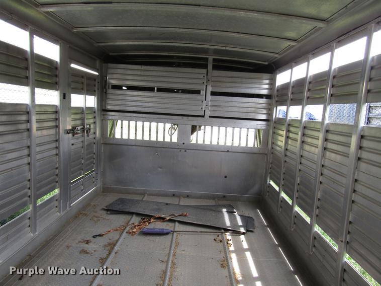 image for item DD7484 1990 Featherlite GN826 livestock trailer