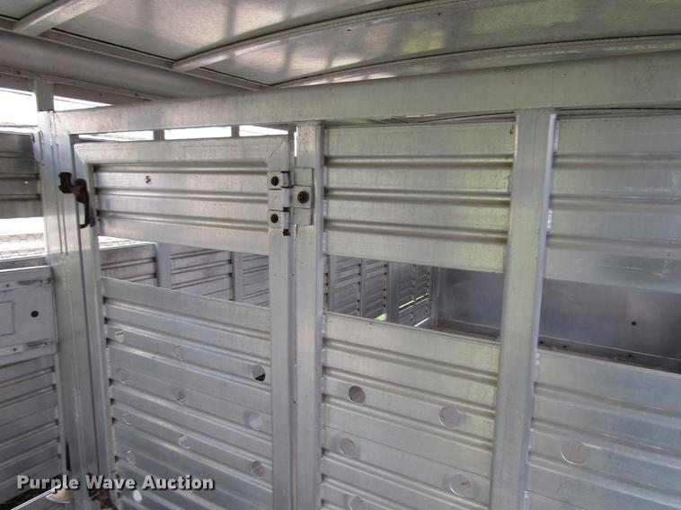 image for item DD7484 1990 Featherlite GN826 livestock trailer