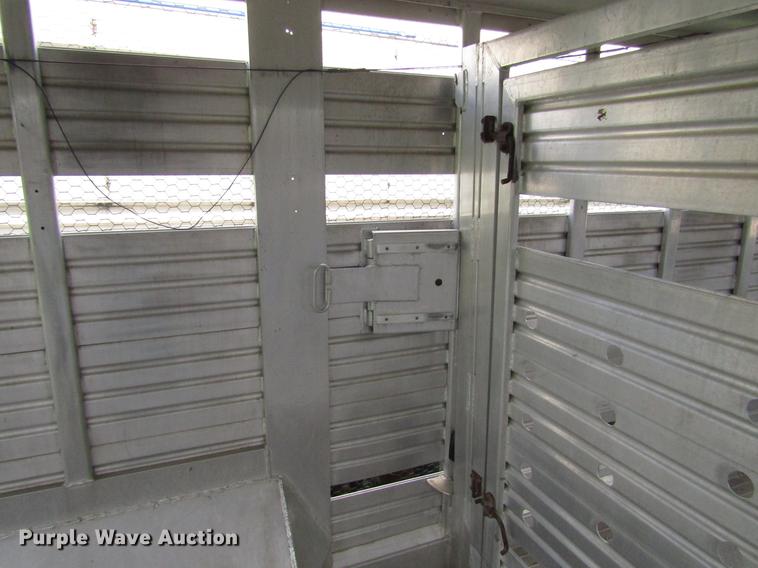 image for item DD7484 1990 Featherlite GN826 livestock trailer